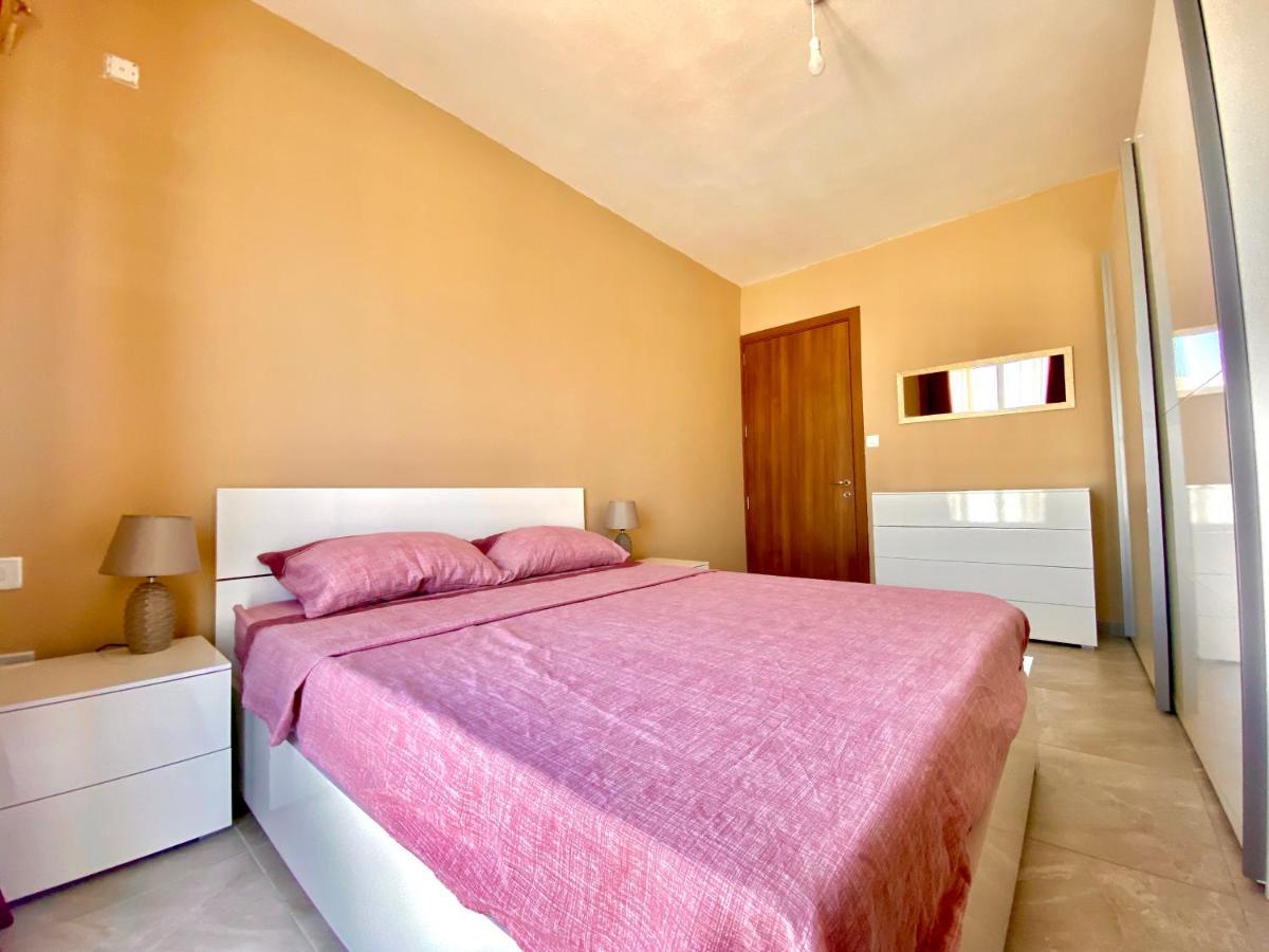 New Breeze St. Paul's Bay Exterior foto