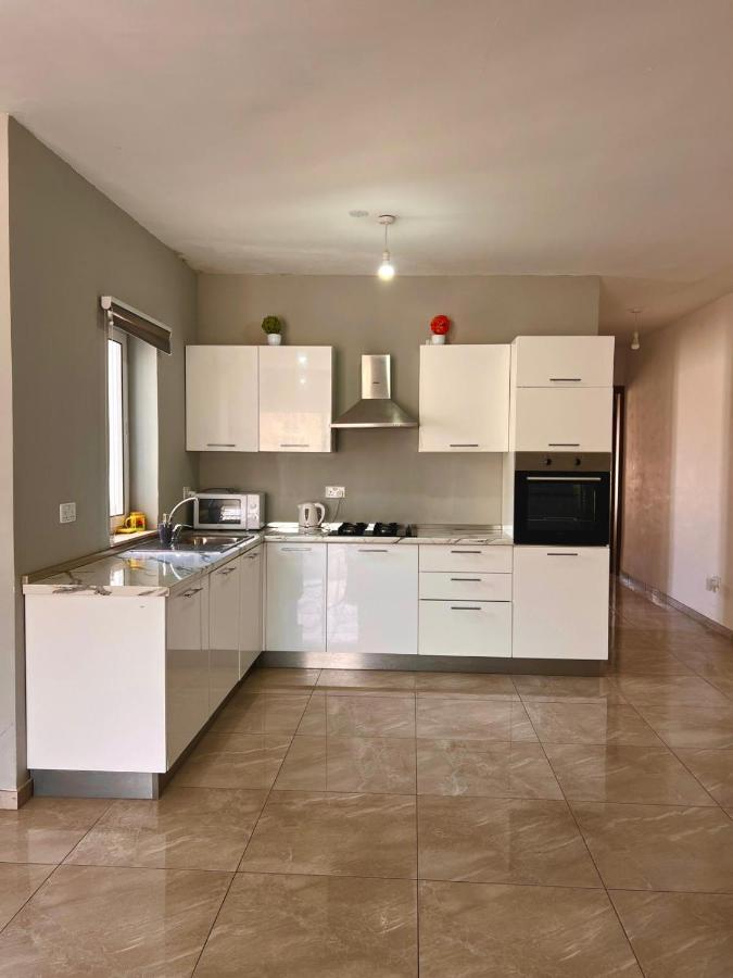 New Breeze St. Paul's Bay Exterior foto